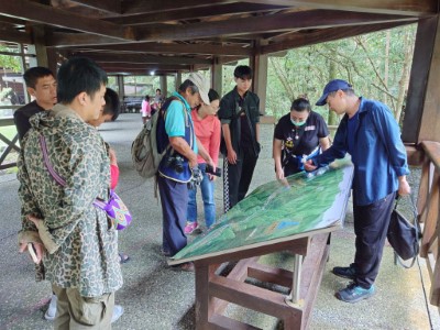 福山植物園陸主任帶領獵人至戶外園區解說導覽1