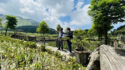 照片2、慈心基金會輔導農友共同推動赤腹游蛇生態服務給付計畫(慈心基金會提供)