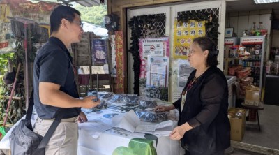 宜蘭縣大同鄉茂安村雅拜商店店家，協助宜蘭分署向民眾宣導改良式獵具