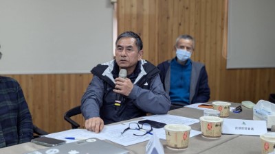 武塔部落會議胡茂昌主席說明對南澳部落家園的記憶、遭遇環境困境與未來期盼